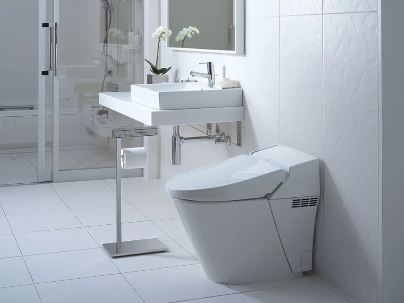 ưu điểm bồn cầu thông minh cho người cao tuổi